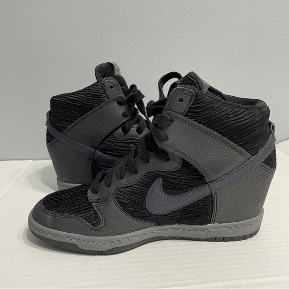 Size 8.5 Women’s - Nike Dunk Sky High Black Metallic Hidden wedge  Hematite W - Picture 6 of 14